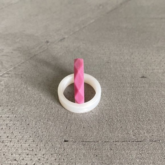 NWT QALO women’s silicone rings, size 4 - Picture 3 of 5